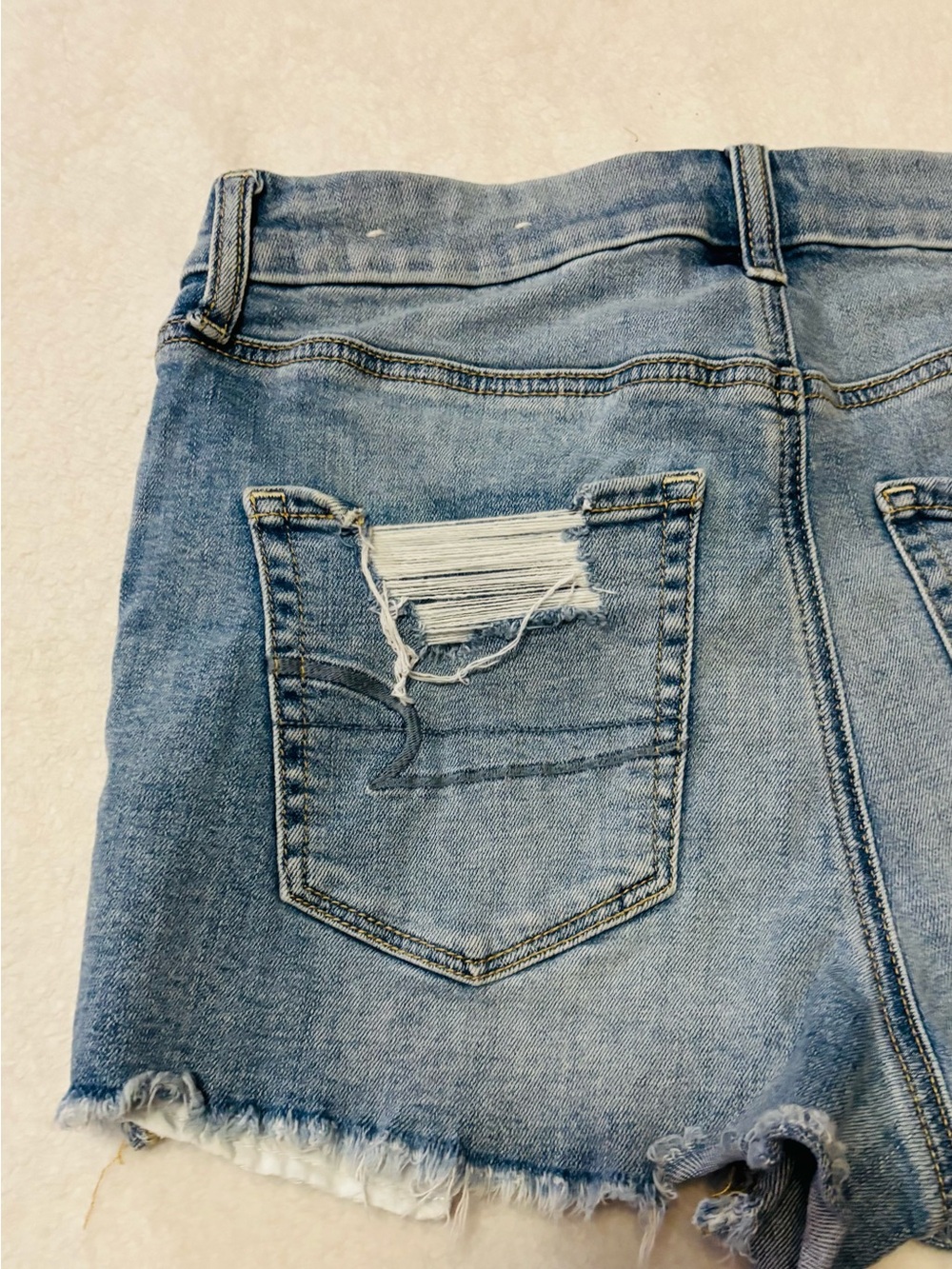 American Eagle Outfitters Distressed Shorts Size 4 EUC - Picture 11 of 13